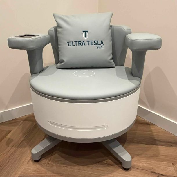 Ultra Tesla Seat